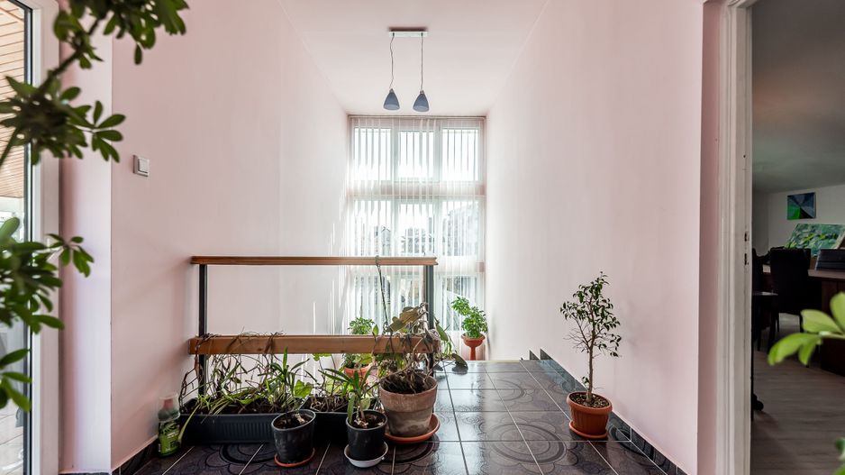 Casă spațioasă în mijlocul orasului, Str. Constantin Brâncuși - Poză 3