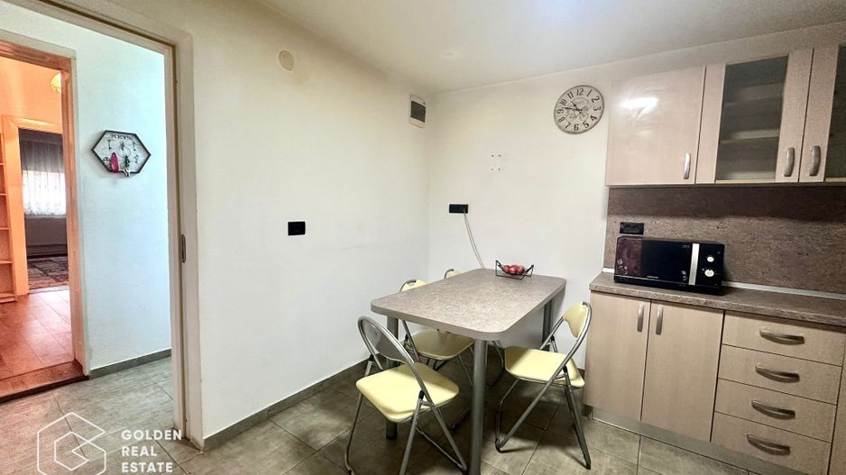 Casa centrala cu 3 camere, curte privata și gradina - Poză 9