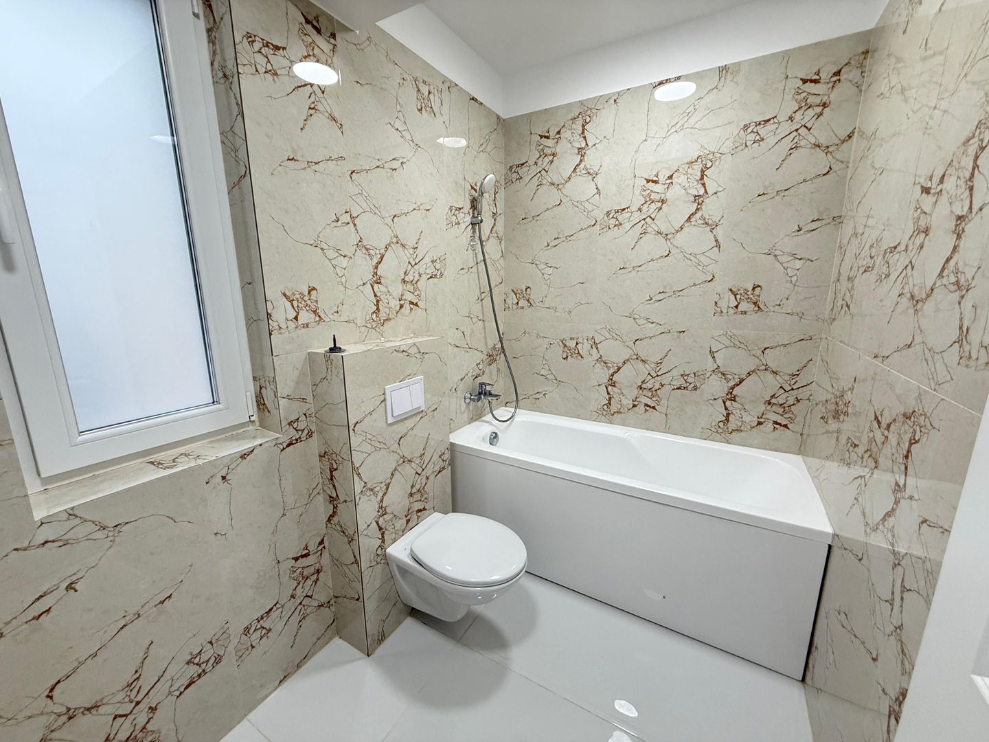 Vila Indivduala Aerocity Tunari - Poză 13