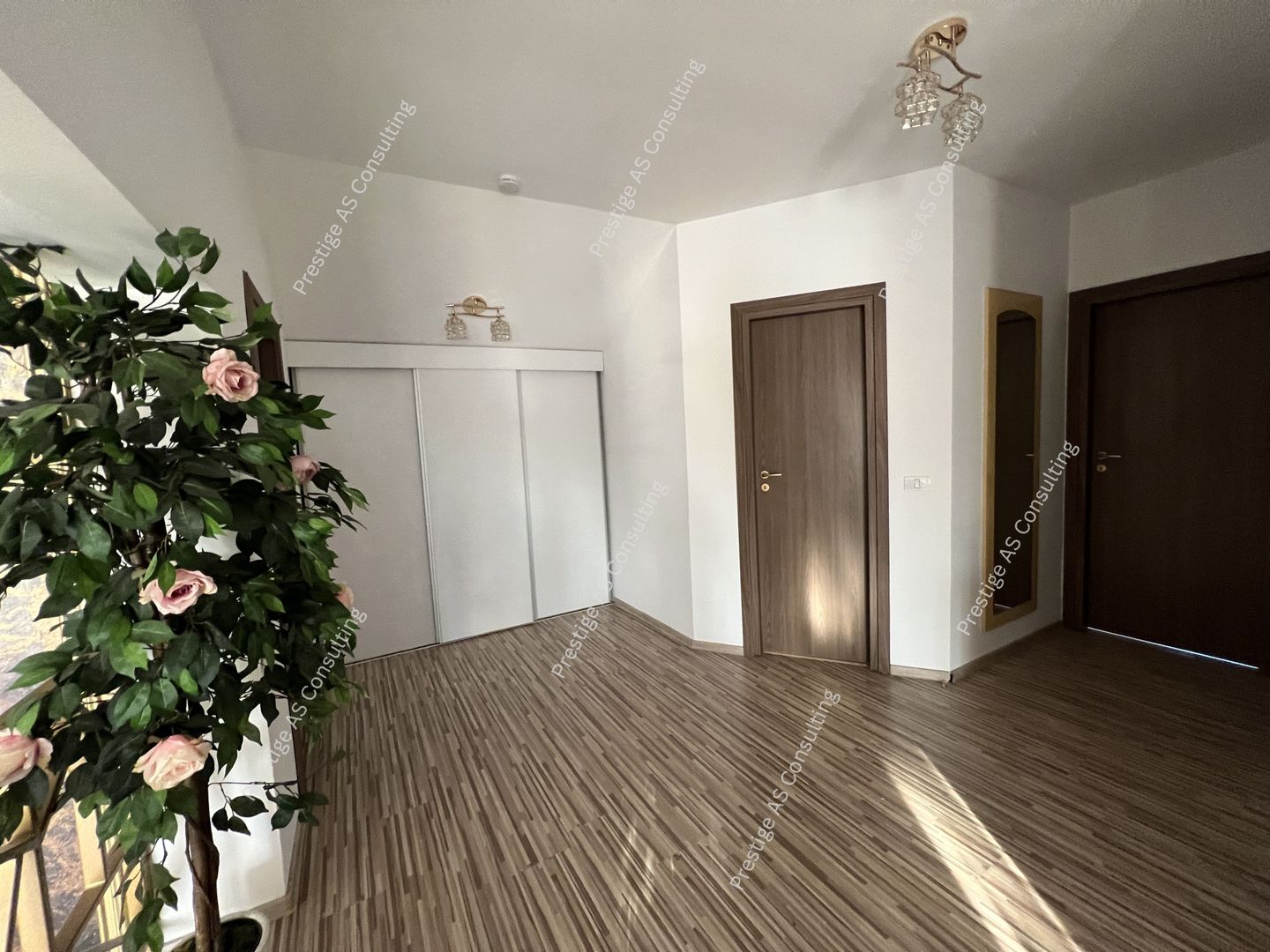 Vila 7 incaperi + 3 Anexe | 1800mp Teren | La Intrare in Dumbravita - Poză 9