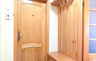 Apartament cu 3 camere, etaj 4, mobilat, zona CENTRU - BUIUM;