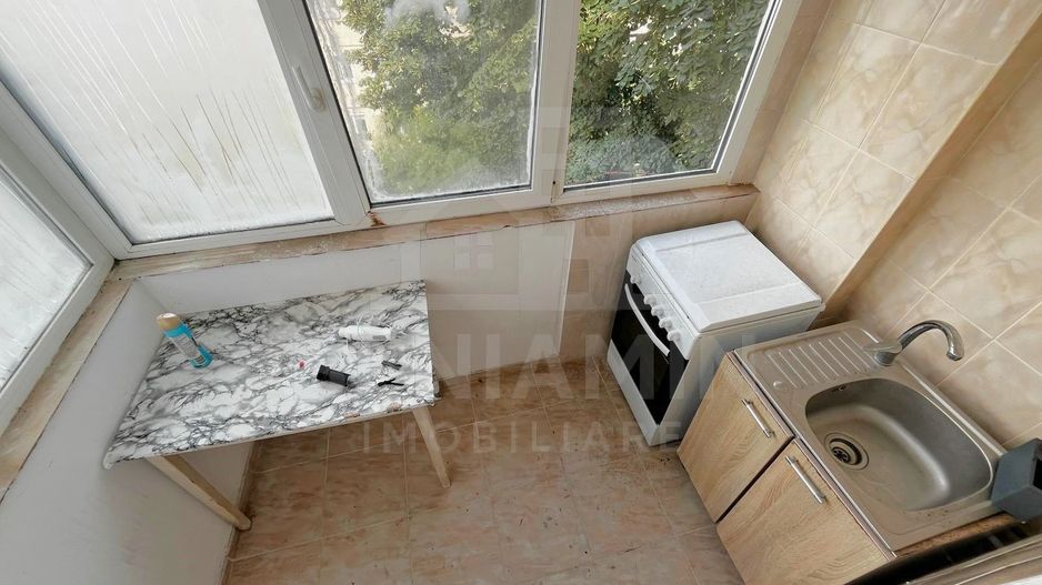2Camere-Decomandat-50mp-Centrala Termica-AC-Zona Excelenta-Gara-Liber - Poză 4