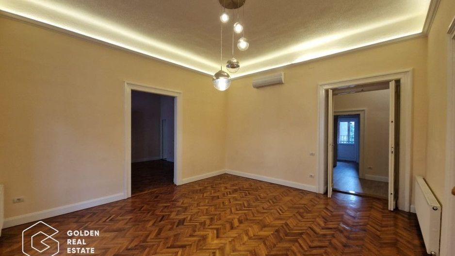 Apartament 5 camere complet renovat, loc de parcare, Palatul Bohus - Poză 1