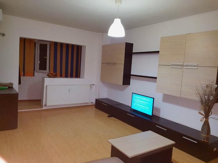 Inchiriere Apartament cu 2 camere decomandat, 60 mp, renovat, 5 min metrou - Poză 1