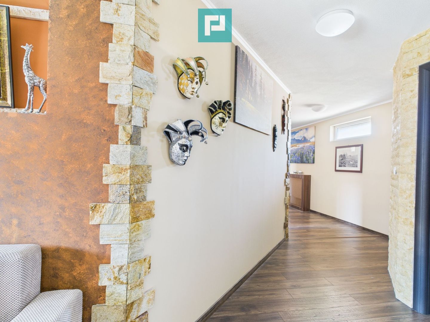 Casă și clădire de apartamente la Orțișoara - Poză 35