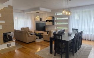 Casa individuala 5 camere zona centrala , 210 mp si garaj propriu! - Poză 1