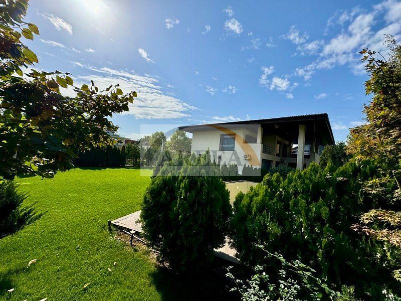 Vila lux de vanzare in cel mai dorit complex din Erou Iancu Nicolae-locatie rara - Poză 33