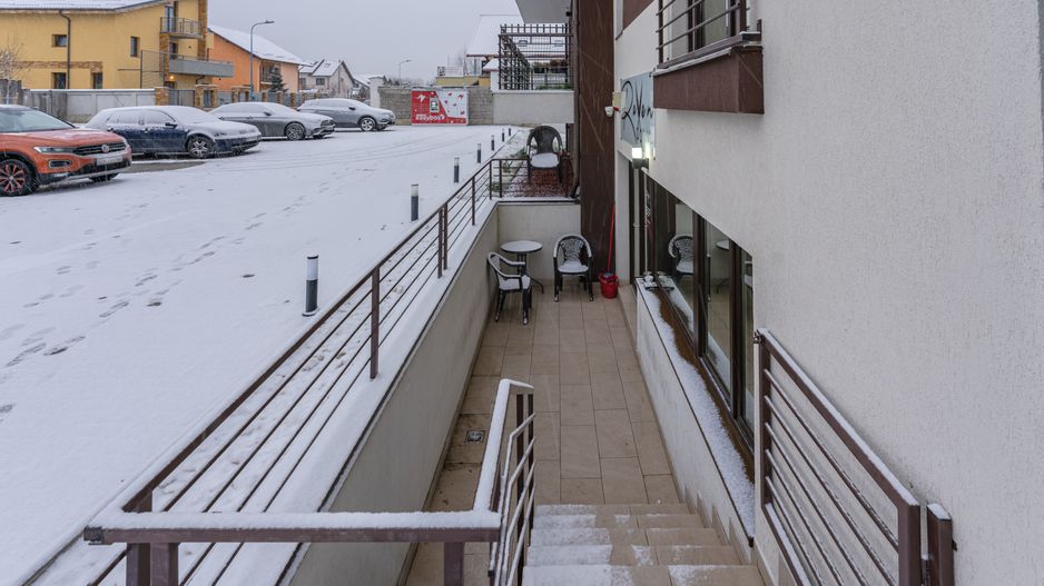 Spatiu comercial 52.00 mp bloc nou cartier Tractorul - Poză 11