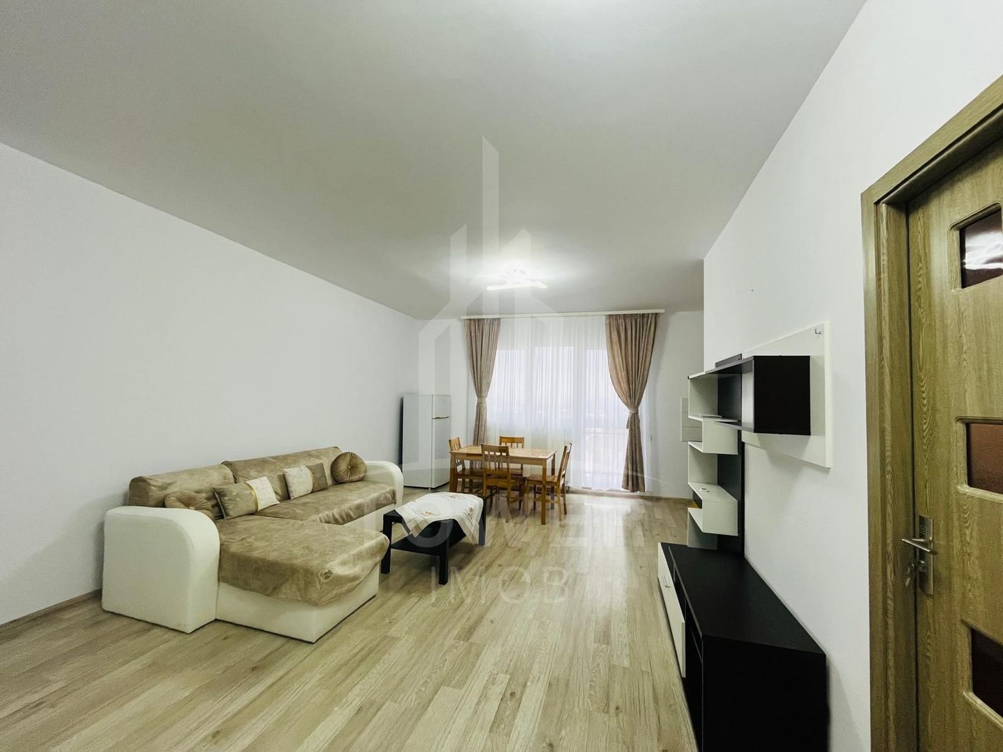 Apartament 3 camere decomandat - Poză 2