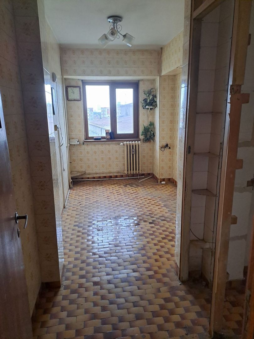 Vand apartament 4 camere - Poză 2