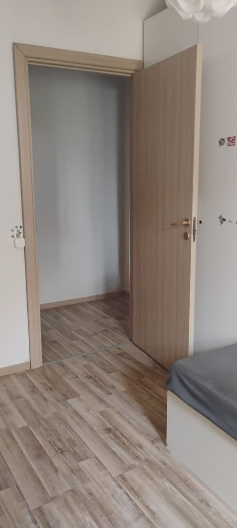 Apartament cu trei camere, zona Straduintei, 95.000€ negociabil - Poză 8