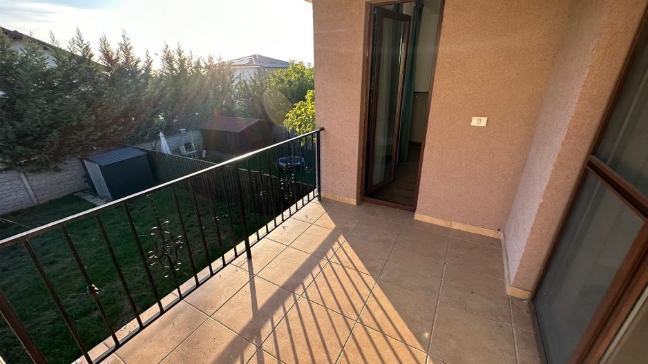 Casă / Vilă cu 4 camere de vanzare  în zona Aradului - Poză 18