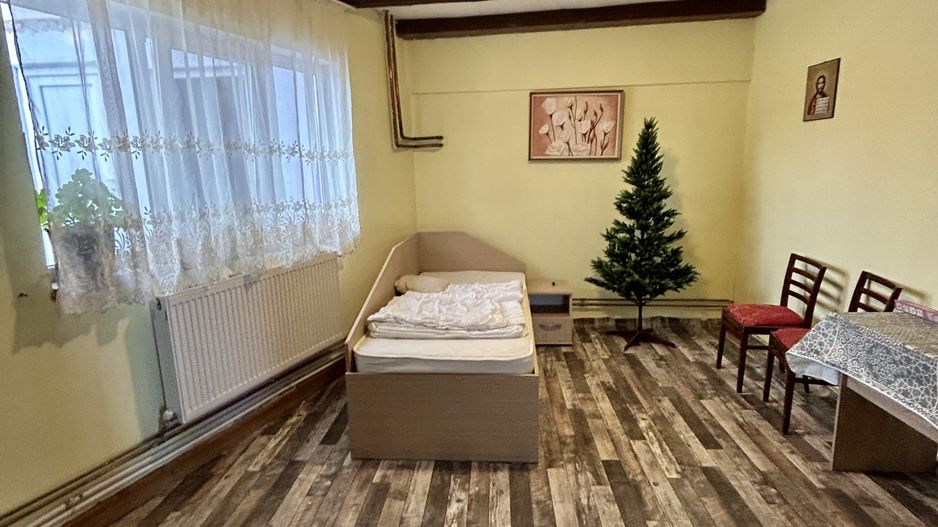 Azil 14 camere și 8000mp teren localitatea Sacădat - Poză 11