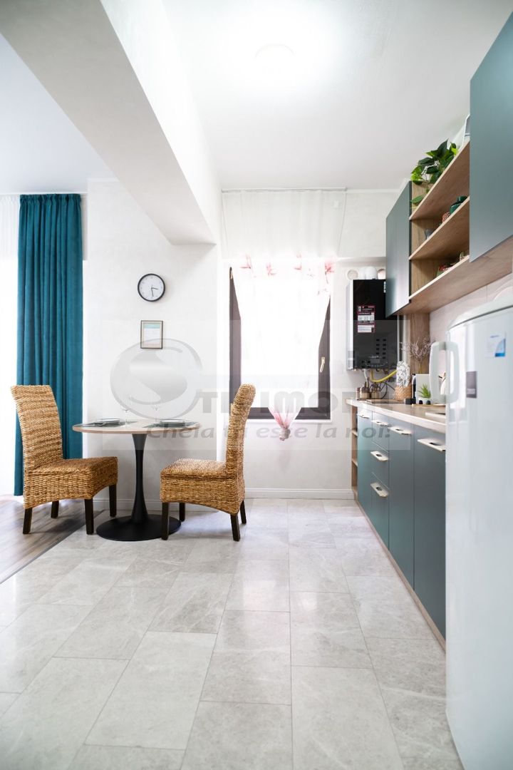 2 cam SD Royal Town, 56 mp, 2 balcoane, parcare, mobilat ,169.000 € - Poză 8