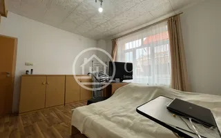 Casă de vânzare cu 3 camere si o anexa in zona Cantemir, Oeadea. - Poză 11