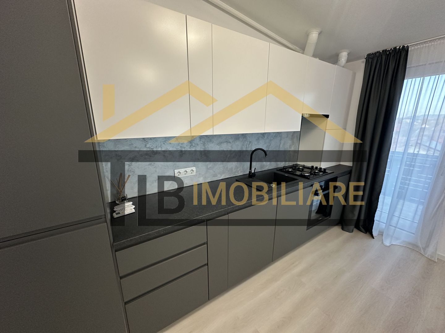 Apartament de 4 camere, 100mp, parcare, Zona Centrala - Poză 4