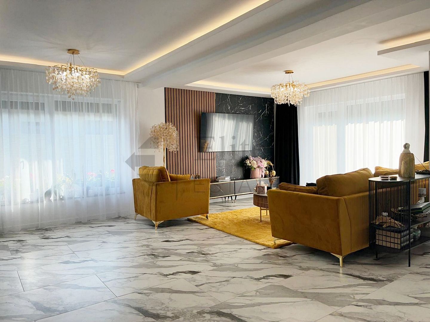 Casa premium cu 4 camere in Cartierul Episcopia din Oradea - Poză 1