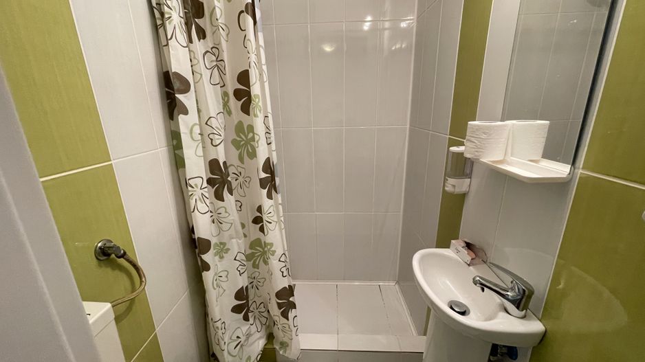 Apartament amenajat frumos,mobilat si utilat - Poză 13