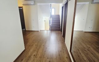 Vilă spațioasă Strejnicu S+P+1E+M, 8 camere, garaj, teren 595 mp - Poză 56