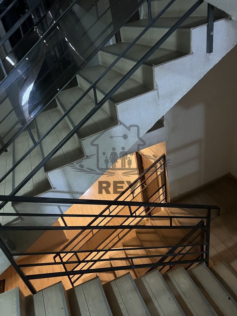 Se vinde apartament 3 camere | Doamna Stanca - Poză 11