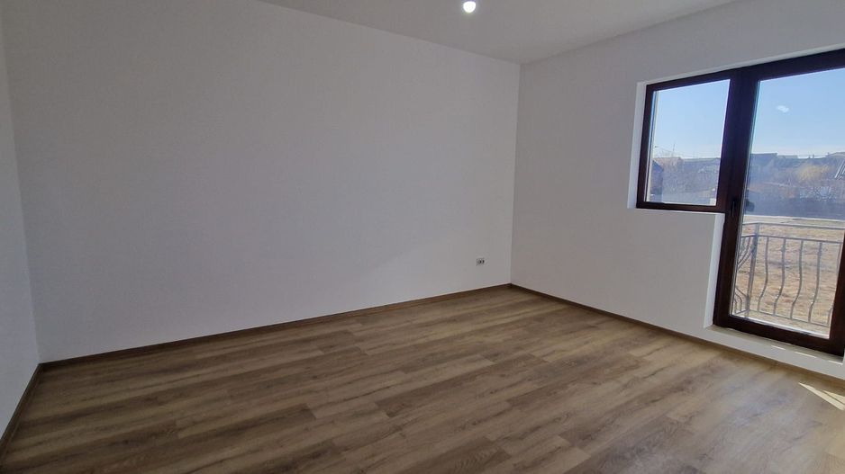 Apartament 2 camere, D.48 mp+ loc de parcare Lunca Cetatuii 89000 euro - Poză 1