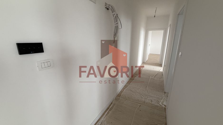 Bloc Nou. Gradina proprie de 103 mp si 2 locuri de parcare inscrise in CF. - Poză 7