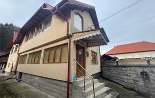 VILA 5 CAMERE, TEREN 600 MP, RUCAR