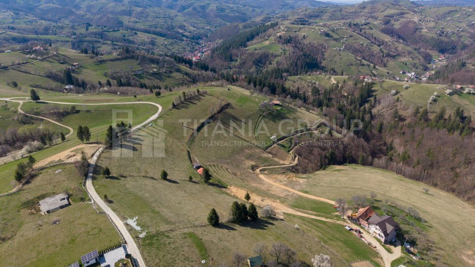 Teren intravilan în Poiana Mărului, 3.791 mp cu priveliste panoramica - Poză 17