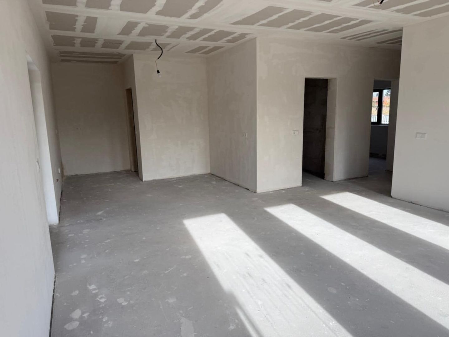 Casa de vanzare în lazuri - Poză 6