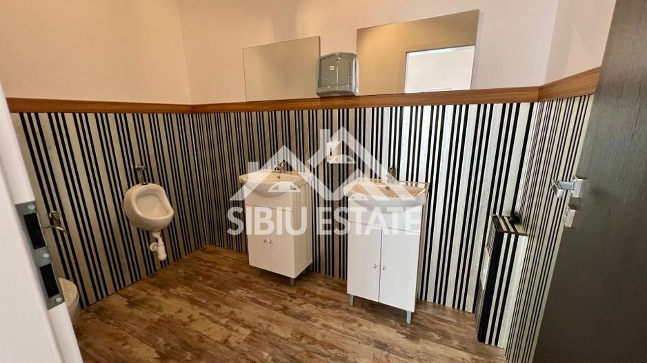 Spatiu Comercial Finisat 65 mp, curte proprie 78 mp, 2 parcari - Poză 3