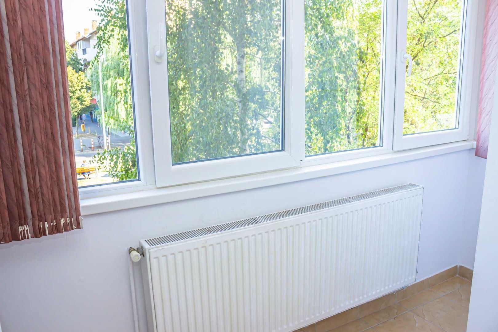 ageuropa.ro vinde apt. 2 cam. DECOMANDAT, RENOVAT si MOBILAT. - Poză 8