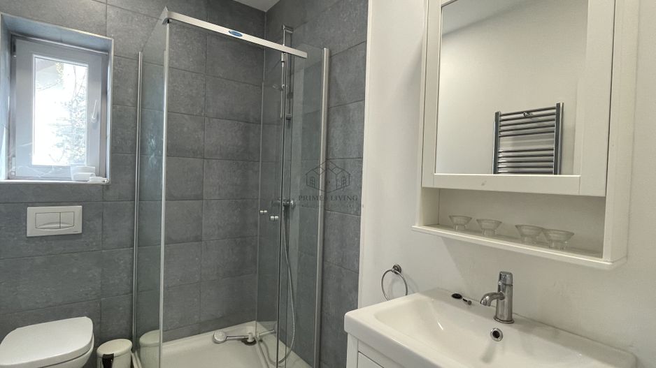 VILA SPATIOASA LA INCHIRIERE IN ZONA PIPERA LANGA SCOLI - Poză 5