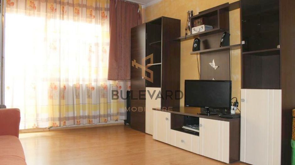 Ap 3 camere decomandate, semicentral, zona verede si linistita - Poză 5