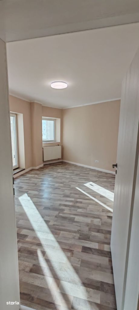 Apartament 3camere- metrou Aparatorii Patriei. - Poză 9