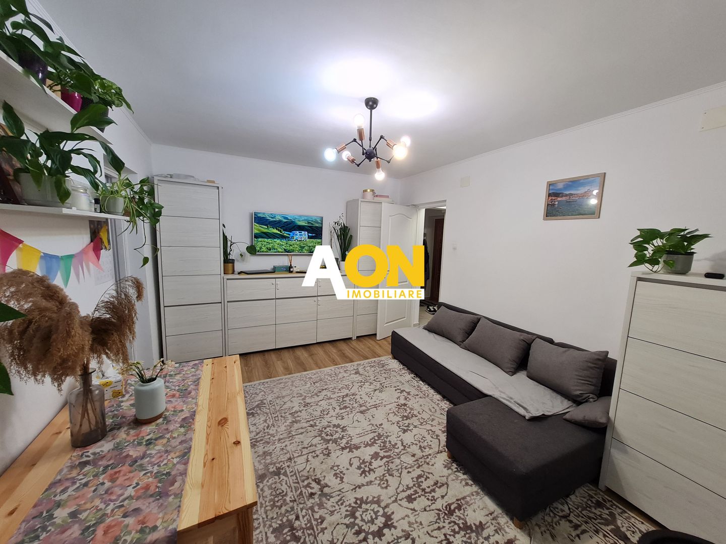 Apartament 3 Camere, 49,5 mp, Etaj 3, Zona Cetate - Poză 1