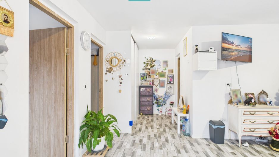 Două case pe un teren generos în Ghiroda - Poză 4