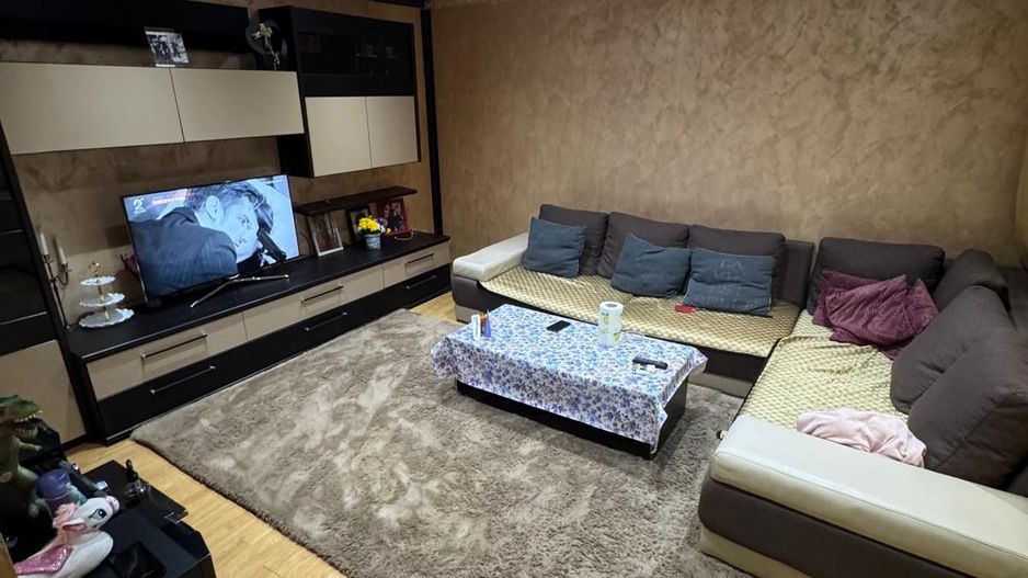 Casă P+M pe strada Tineretului - Poză 1