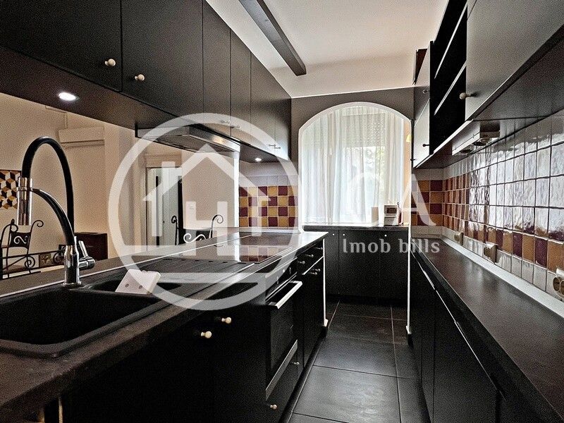 Apartament de închiriat cu 4 camere în zona ultracentrală, Oradea - Poză 6