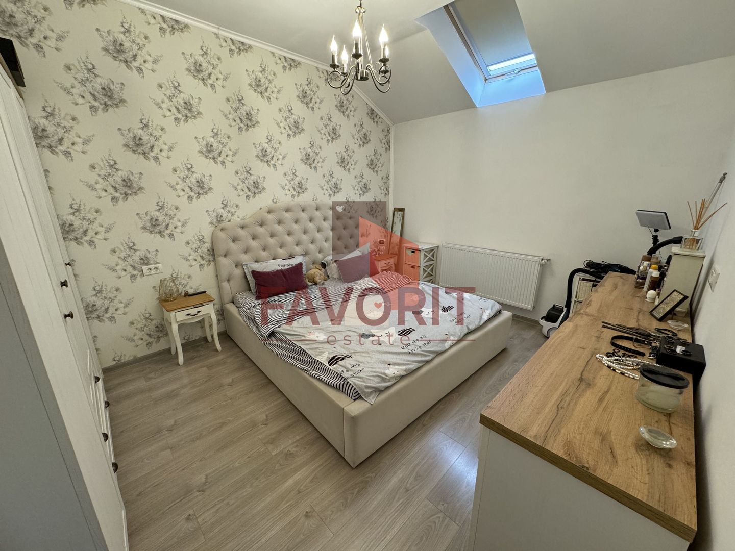 Mobilat si utilat. Pozitie excelenta. Villa construita in 2017 - Poză 8