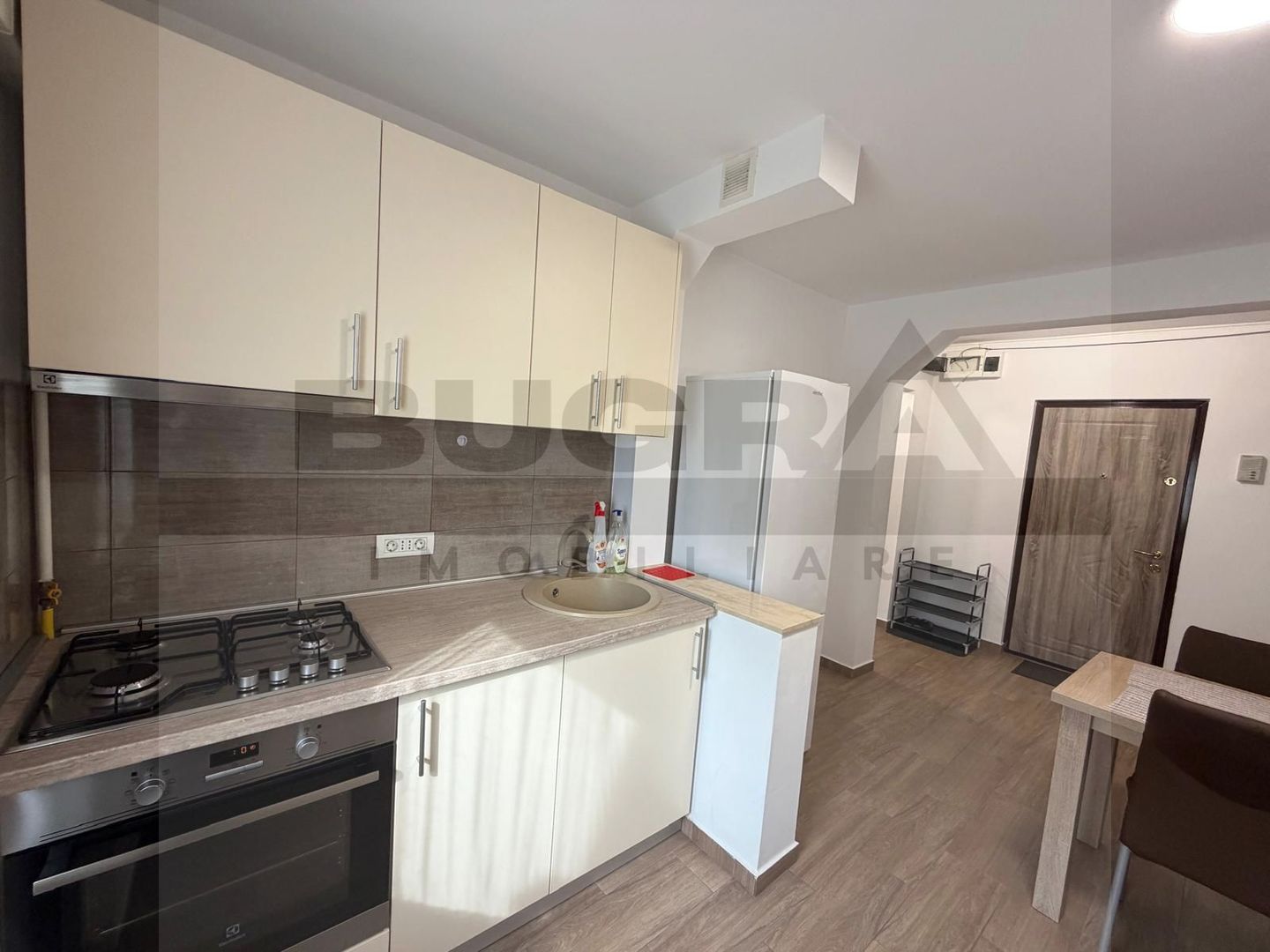 Apartament de 2 camere, decomandat, 56mp, zona Nicoale Titulescu - Poză 4