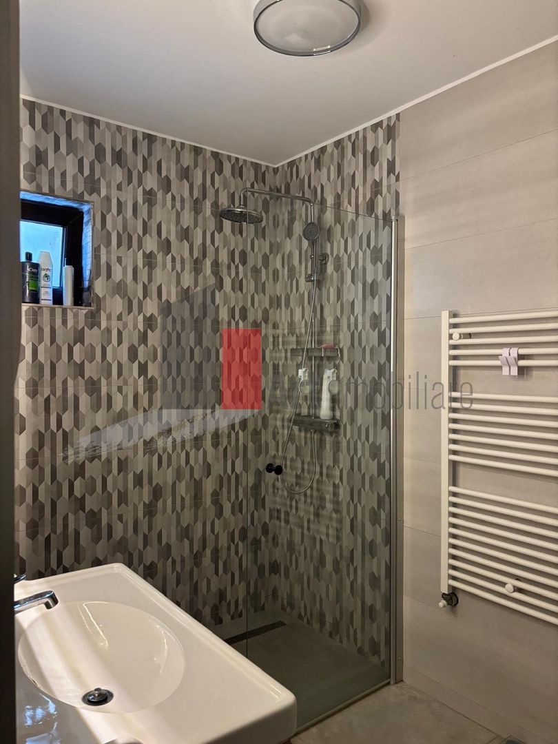 Casă modernă pentru familie, aproape de Parcul Teilor – mobilată complet - Poză 10