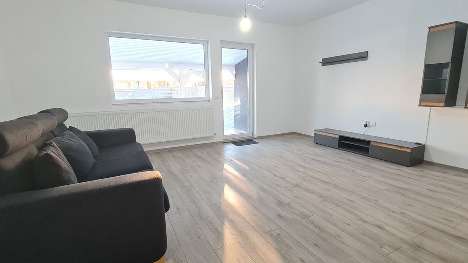 Casa semimobilata semiutilata in Cartier Izvor Tarlungeni Brasov - Poză 10