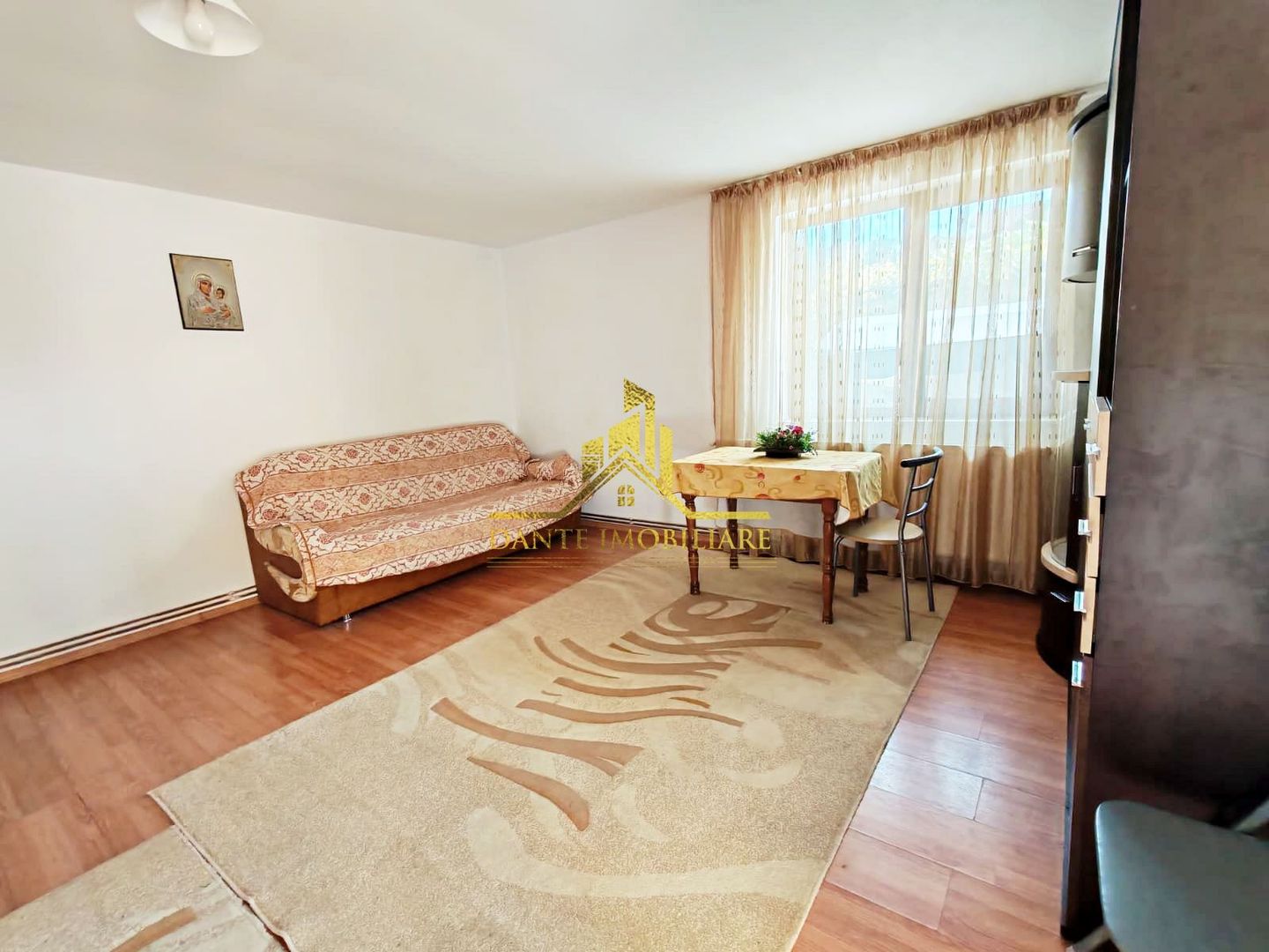 Garsoniera, decomandat, mobilat modern, spatios, Gruia, zona Garii - Poză 3