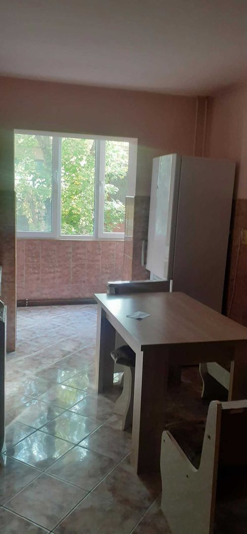 Inchiriez apartament 2 camere - Tolstoi - Poză 4