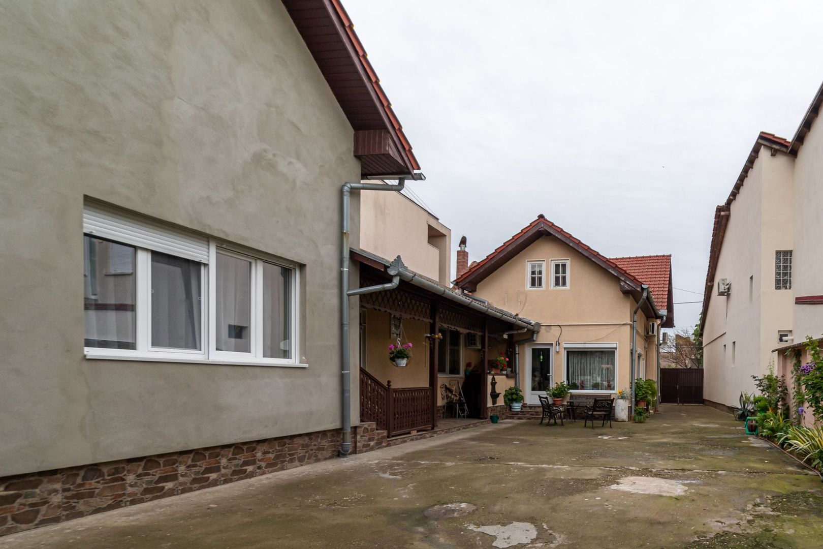 REZERVAT!  Preț fix redus!Casă multifamilială zona Pârneava - Poză 12