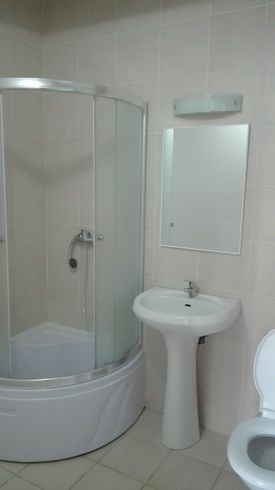 Apartament spațios 2 camere, 2 băi, centrală, bloc nou, parcare, metrou - Poză 9