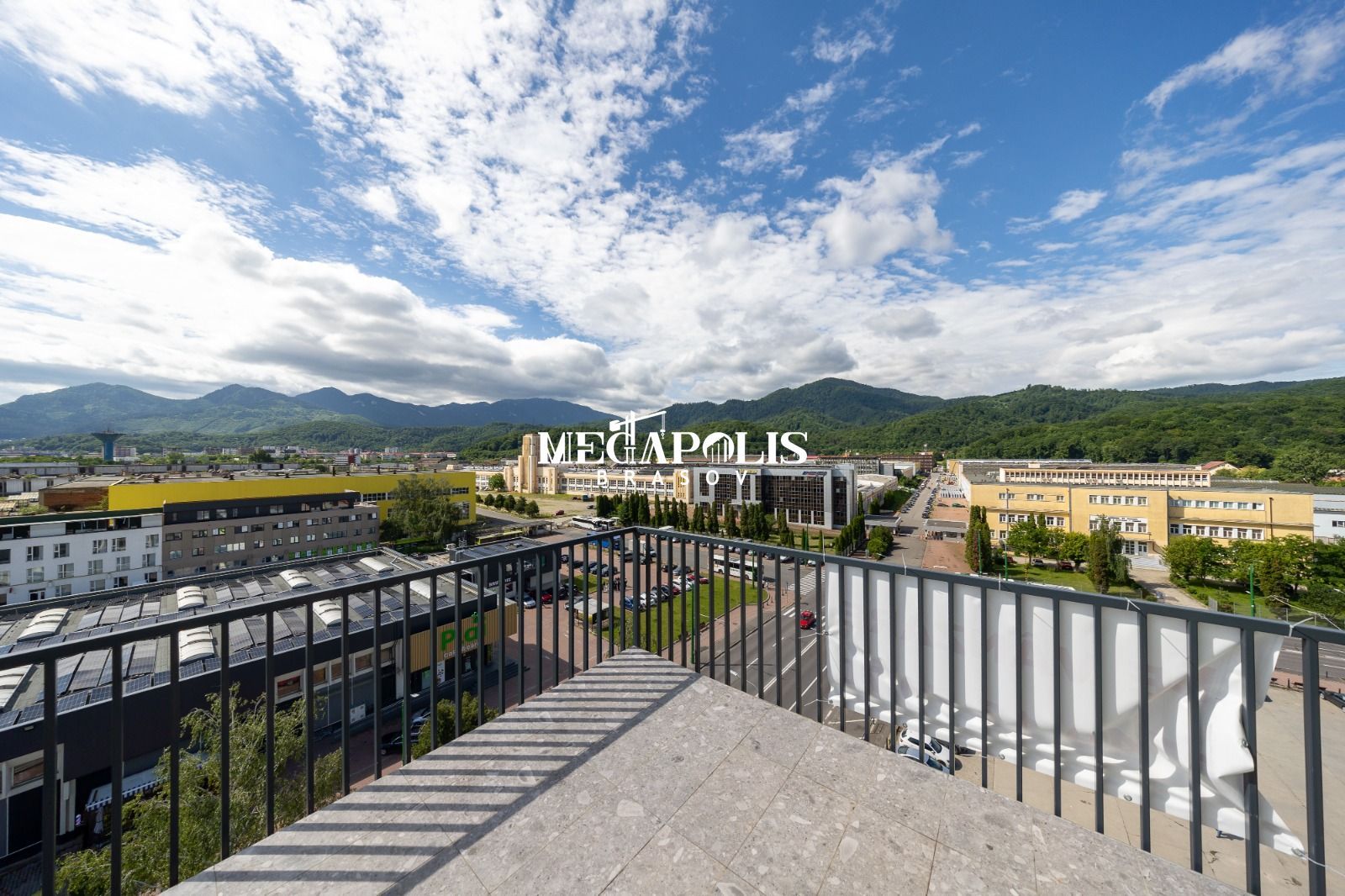Penthouse Premium | Vedere spre munte | Braşov | 2 Parcări subterane - Poză 2