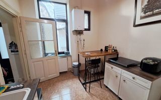 Apartament 2 camere la casa, curte si garaj! zona centrala! - Poză 13