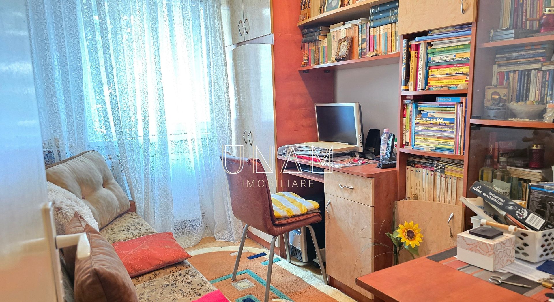 Apartament 3 camere de vânzare, Etaj 2 – Micro 2,  Reșița - Poză 6