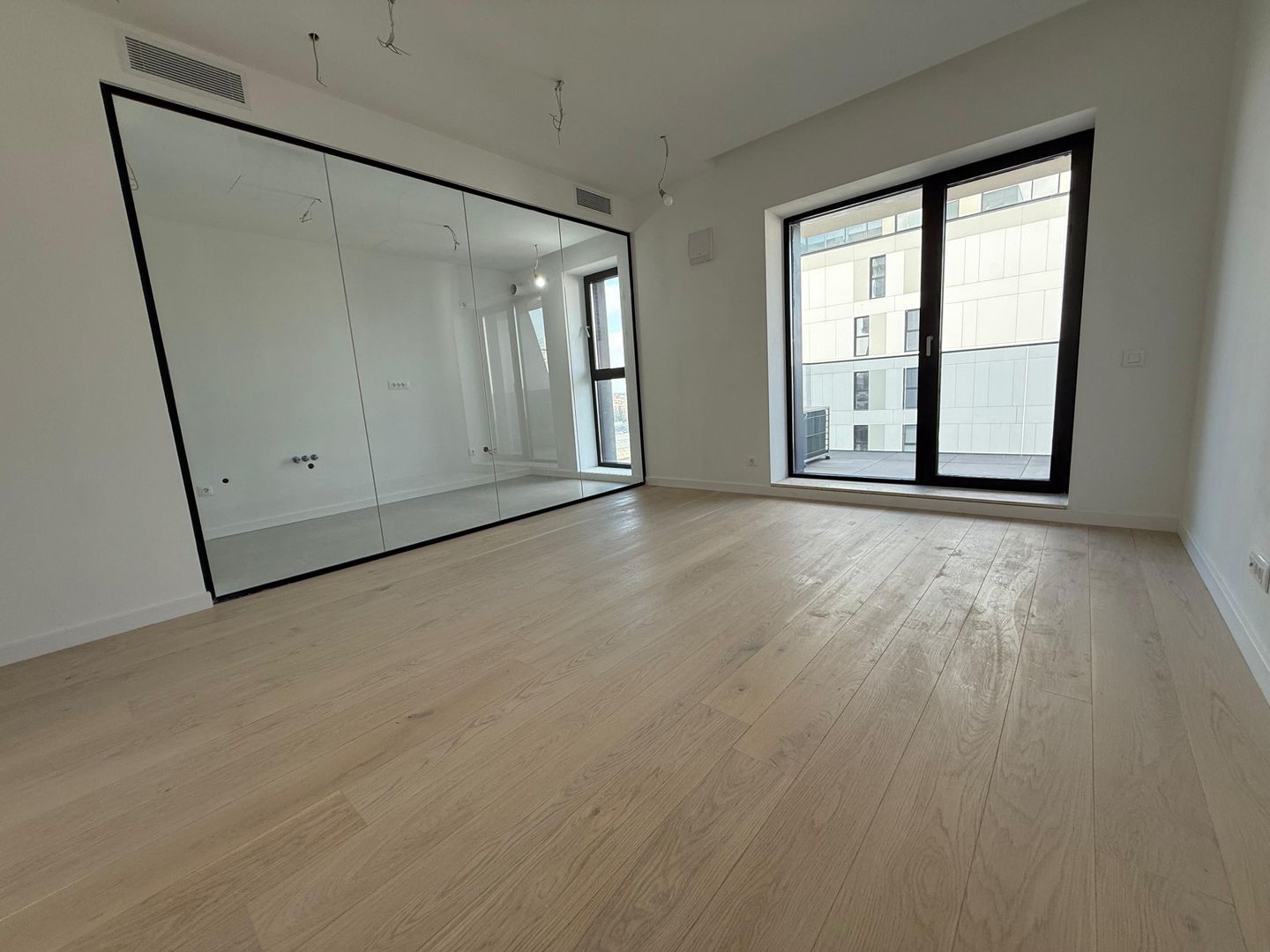 Apartament 2 camere I Nusco City I Vedere curte interioara - Poză 6